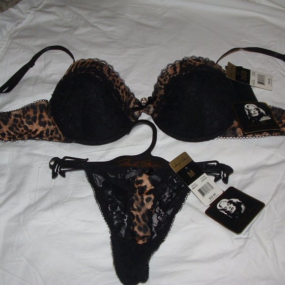 Marilyn Monroe intimidates bra pantie set - Picture 6 of 13